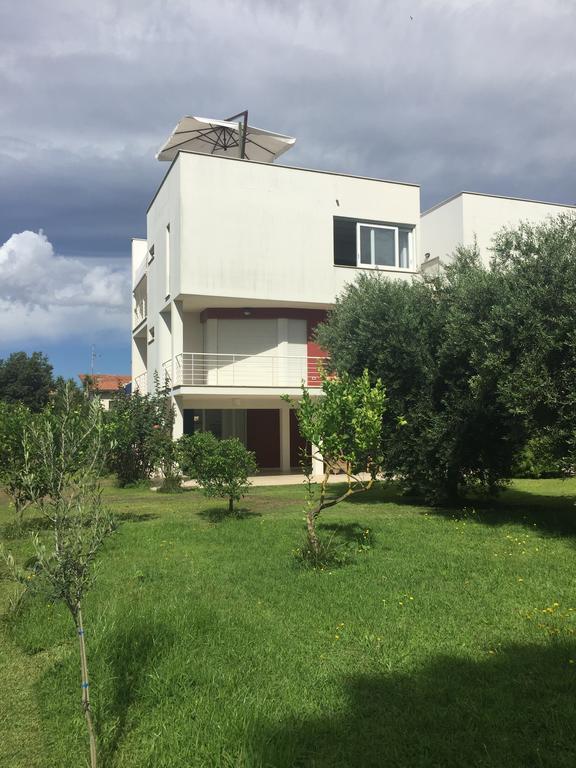 Domus Hotel Terracina Bagian luar foto